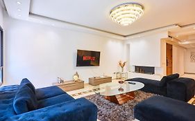 Casablanca 3 Bed Unit In Triangle D'Or With Parking